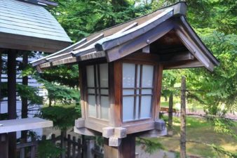 構内札幌神社 灯籠