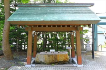 烈々布神社 手水舎