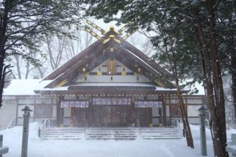 新琴似神社 本殿 冬の景色