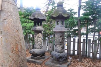 北海道神宮頓宮 札幌最古の石灯籠