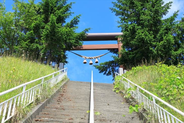 上手稲神社の階段