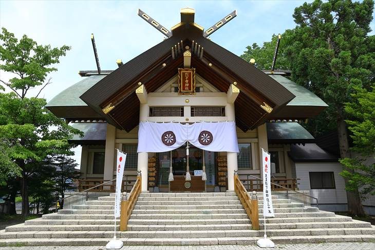 烈々布神社 社殿