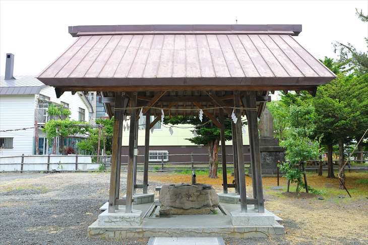 札幌村神社 手水舎（夏）