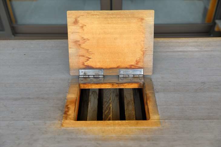 札幌村神社 賽銭箱の蓋