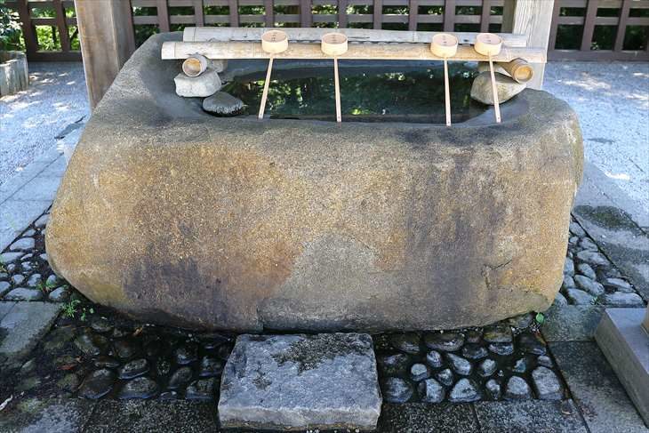 白石神社 手水鉢