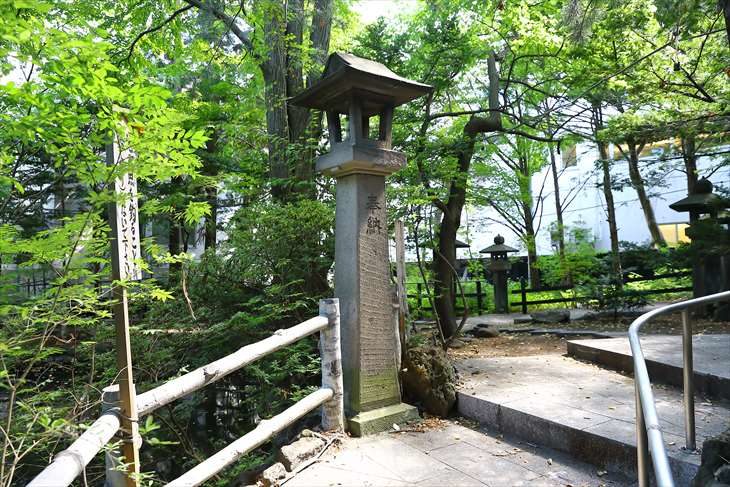白石神社 谷地の階段