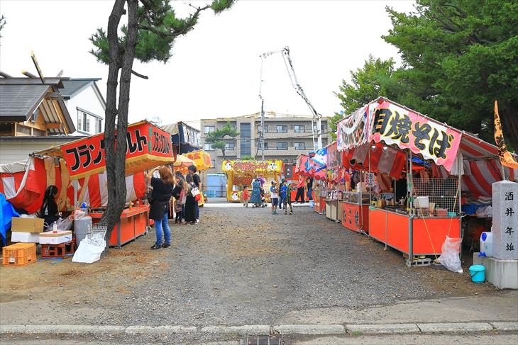 札幌村神社のお祭りの様子