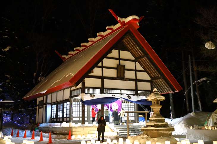 定山渓温泉 雪灯路の時の定山渓神社の拝殿