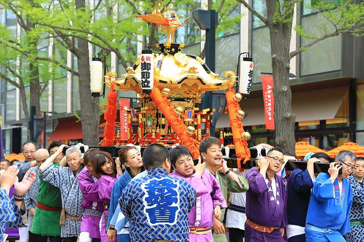 札幌三吉神社のお祭り 神輿渡御