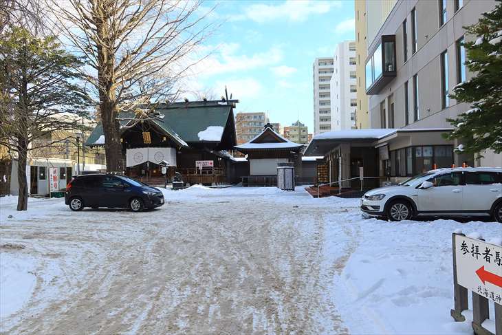 北海道神宮頓宮の駐車場